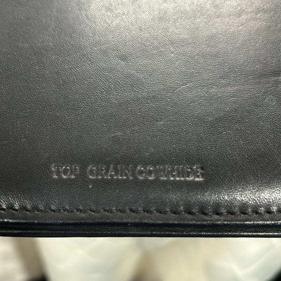 Top Grain Cowhide folder - Picture 4 of 4